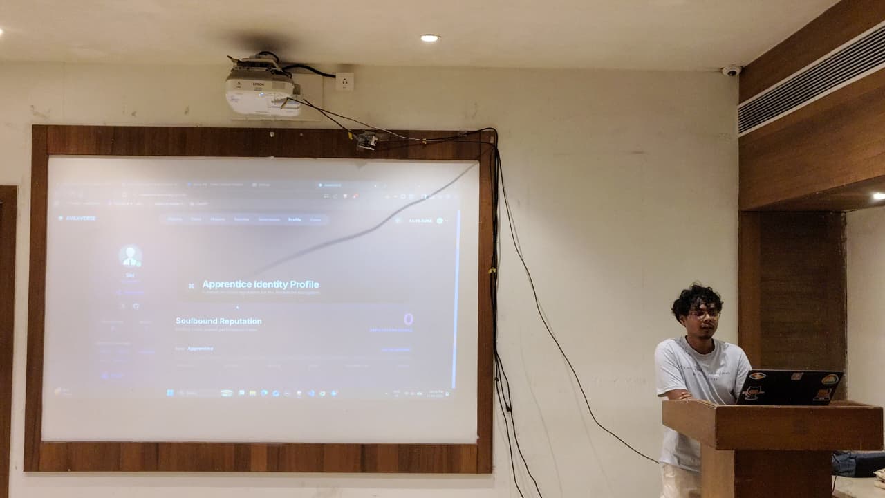 Pitching Avaxverse at Avalanche Team1 City Connect Nashik